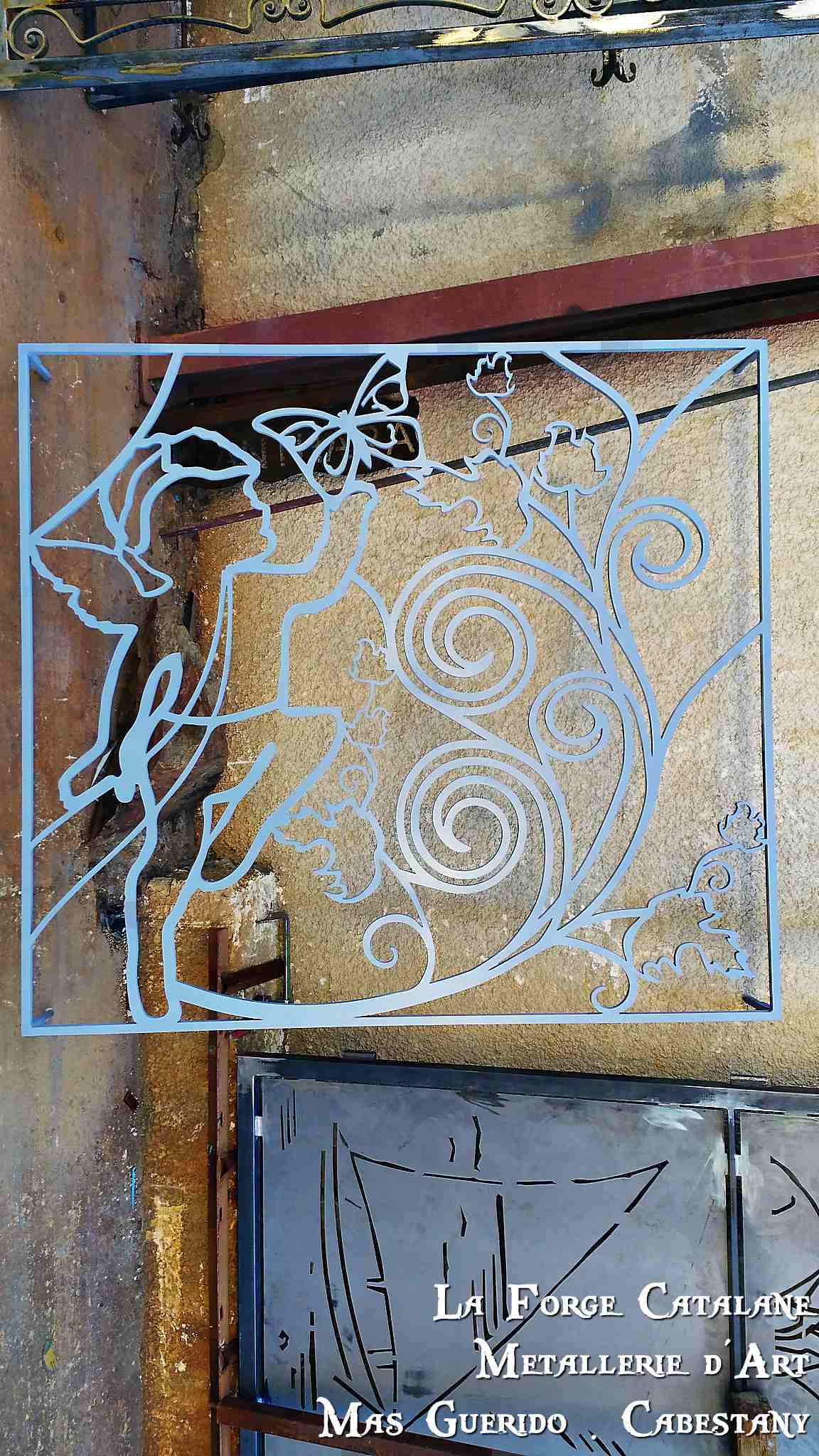 Decoupe laser grille protection ange forge catalane.jpg